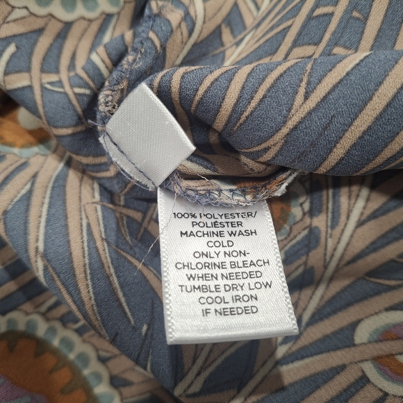 Vintage Patterned Button-Up Shirt - Picture 5 of 6